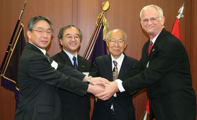 TUJ調印式での校長・学長・学園長