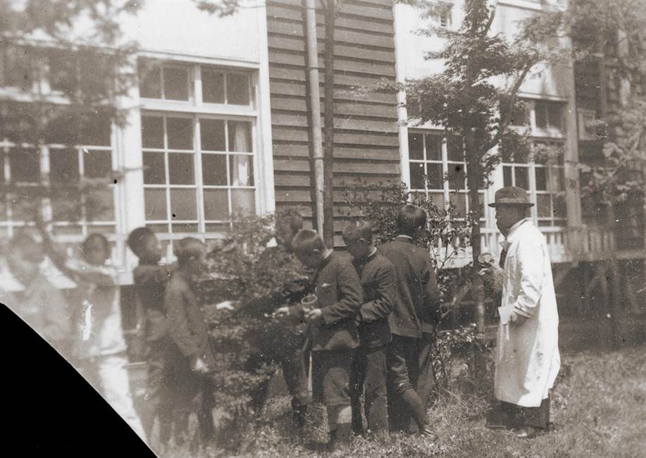 積翠園と和田講師