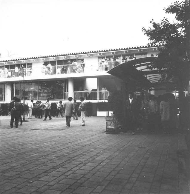 1982年の大学二号館