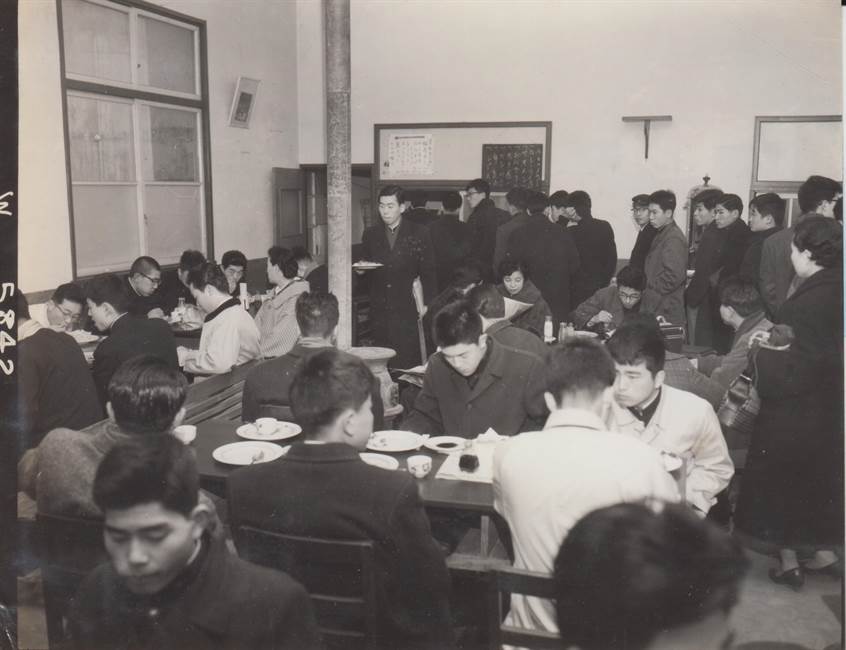 受験の日の学生食堂