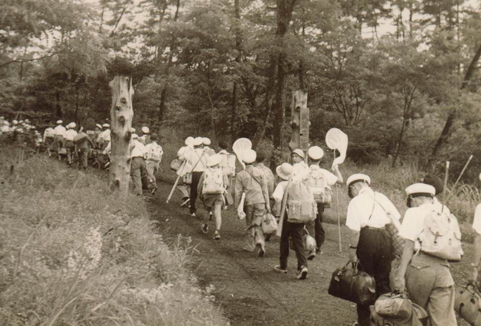 軽井沢青山寮の門