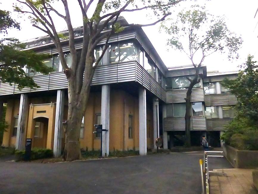 根津化学研究所と大学九号館