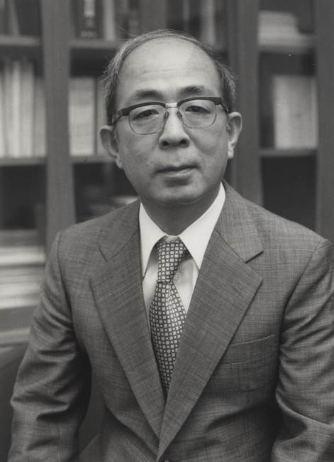 富岡近雄人文学部長