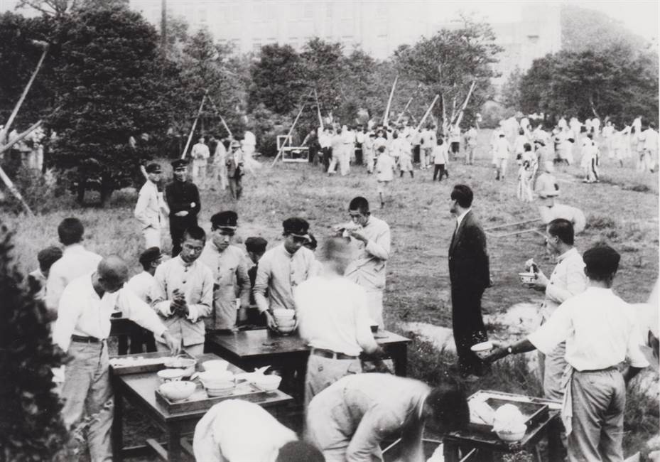 西庭で園遊会