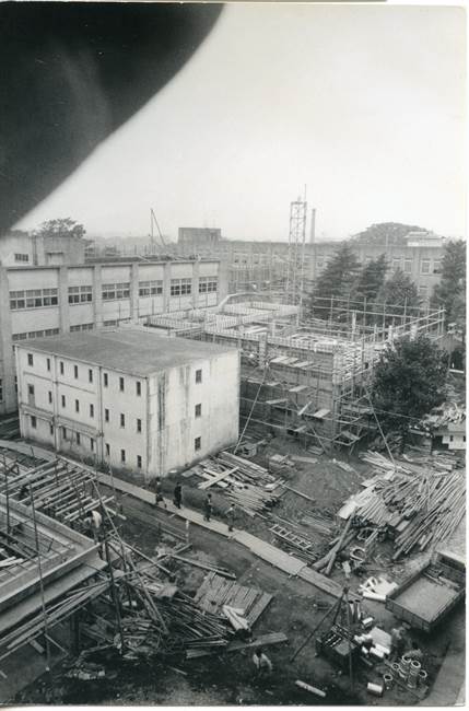 図書館棟の建設