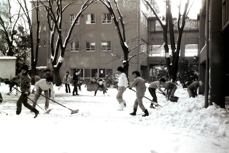1984年の中学入試・有志の雪かき