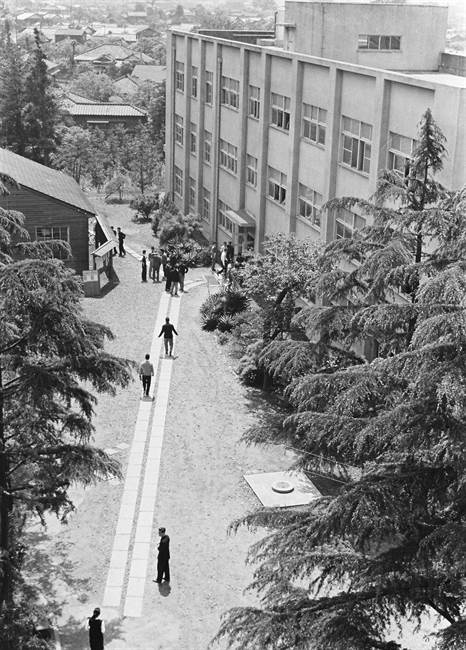 旧2号館を見下ろす