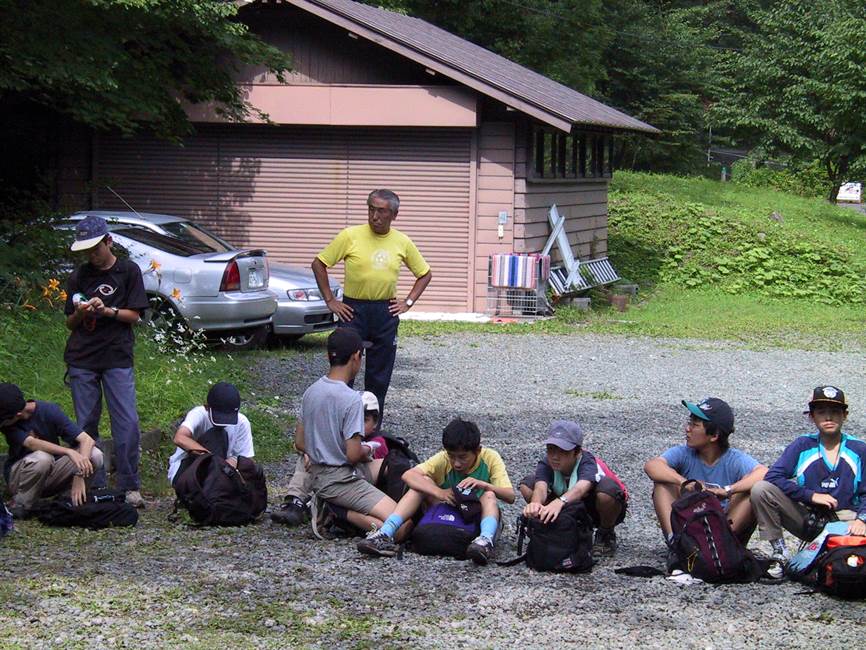 福田校長と生徒たち