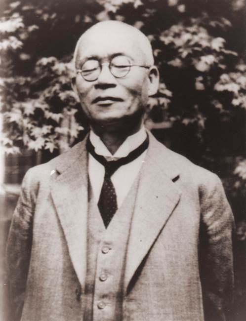 秋山武太郎教授