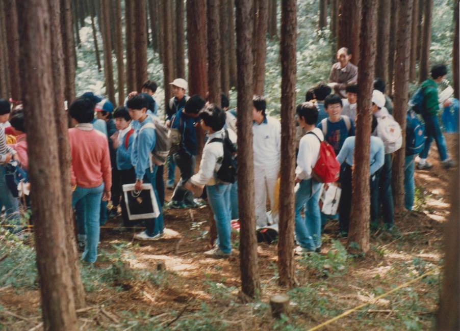 遠足と植樹調査