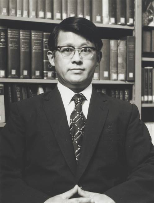 伊能敬人文学部長